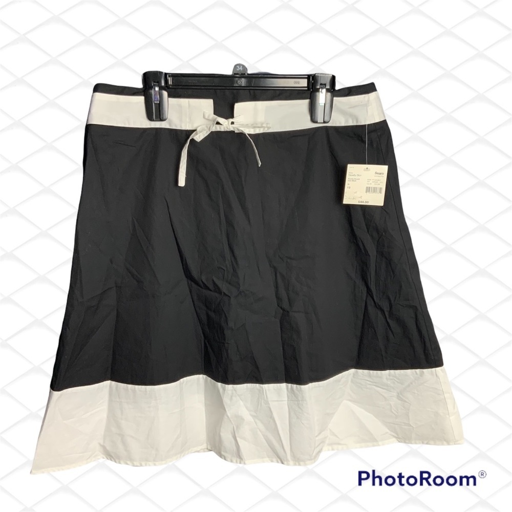 Apostrophe New With Tags Thin Black with White Cotton Skirt Wm 12
